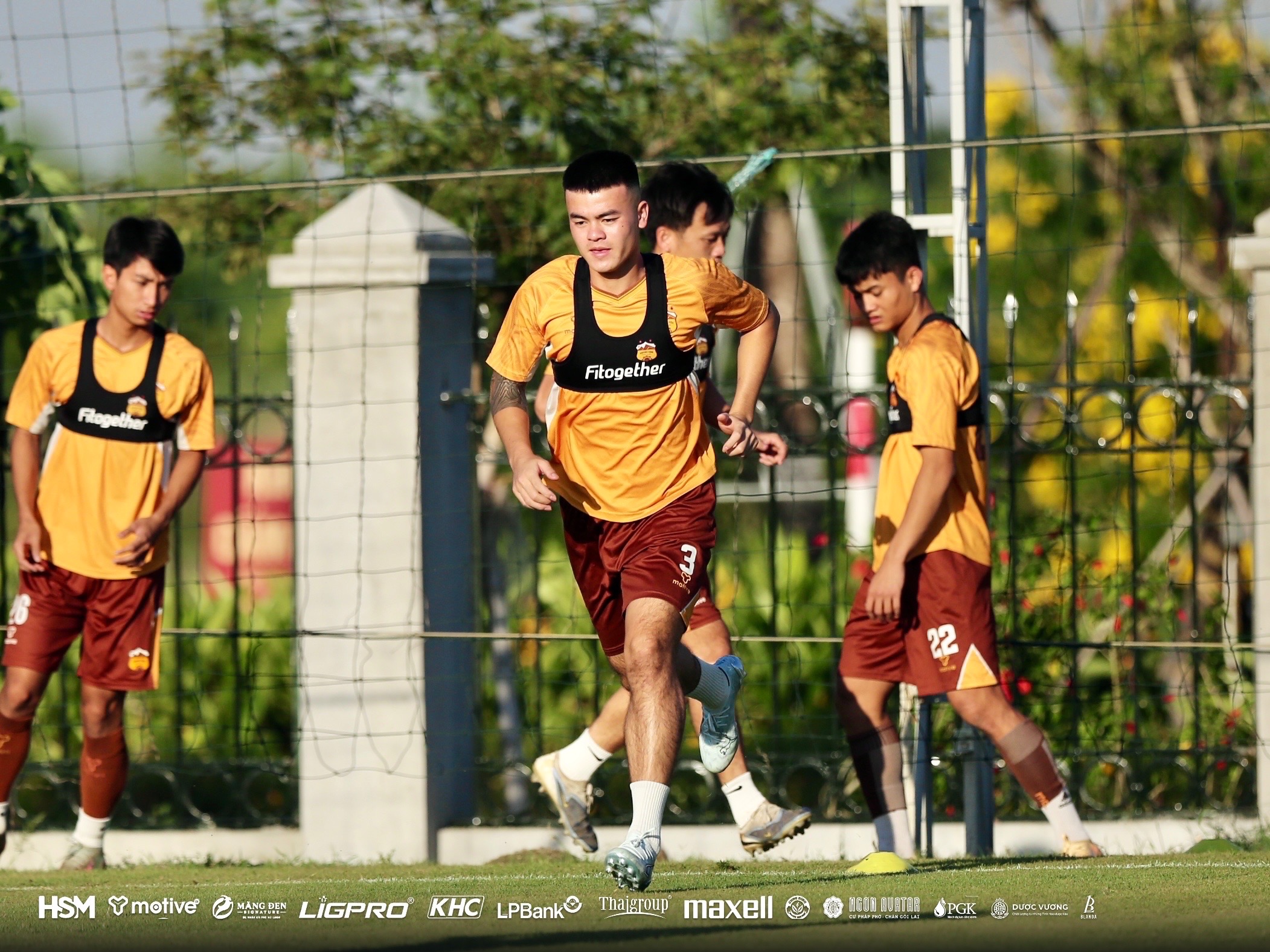 Buổi tập chiều 16/10 của HAGL FC tại Ninh Bình diễn ra trong không khí vui vẻ